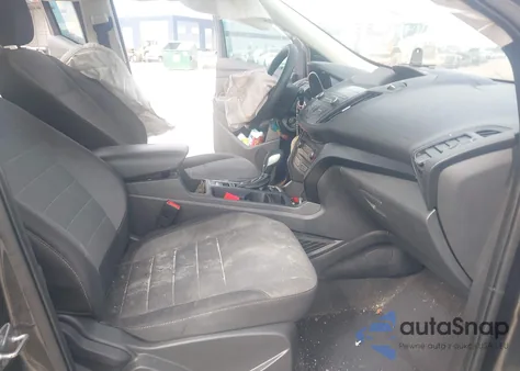 2019 Ford Escape S z USA, uszkodzony, nr VIN 1FMCU0F72KUA89826